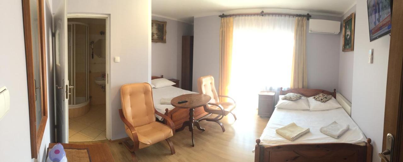 Pensjonat Przy Bloniach Krakow Luaran gambar