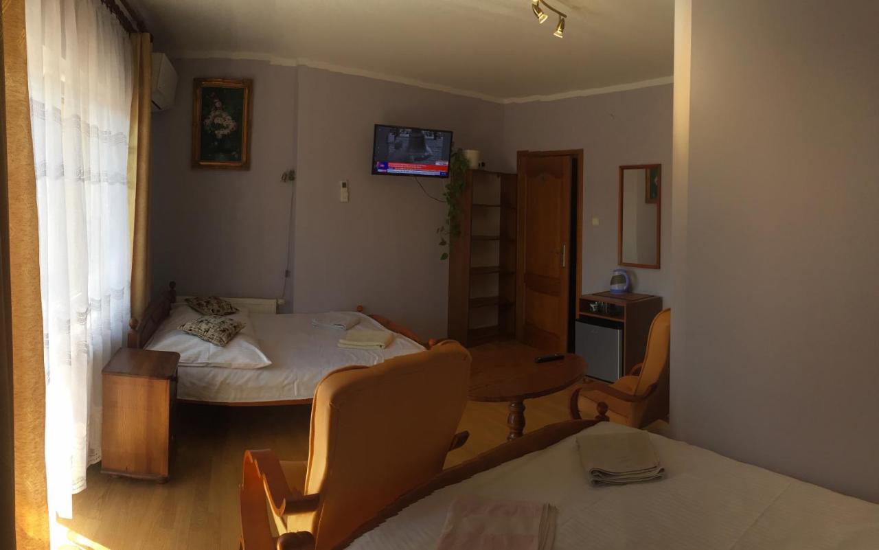 Pensjonat Przy Bloniach Krakow Luaran gambar